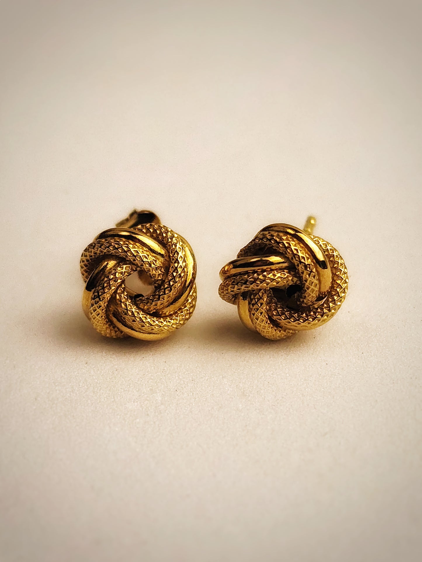 PENDIENTES NUDO ORO