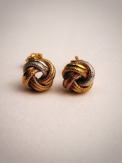 CONJUNTO DE ARETES Y DIJE NUDO 3 OROS