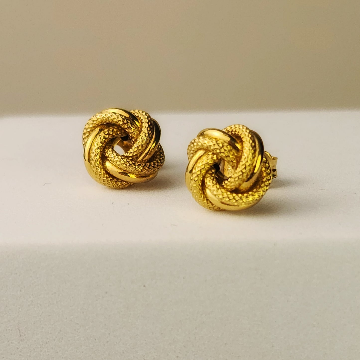 PENDIENTES NUDO ORO