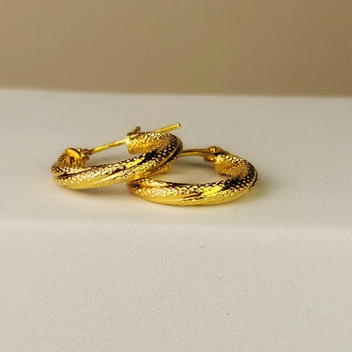 PENDIENTES CANDONGA TEXTURIZADA